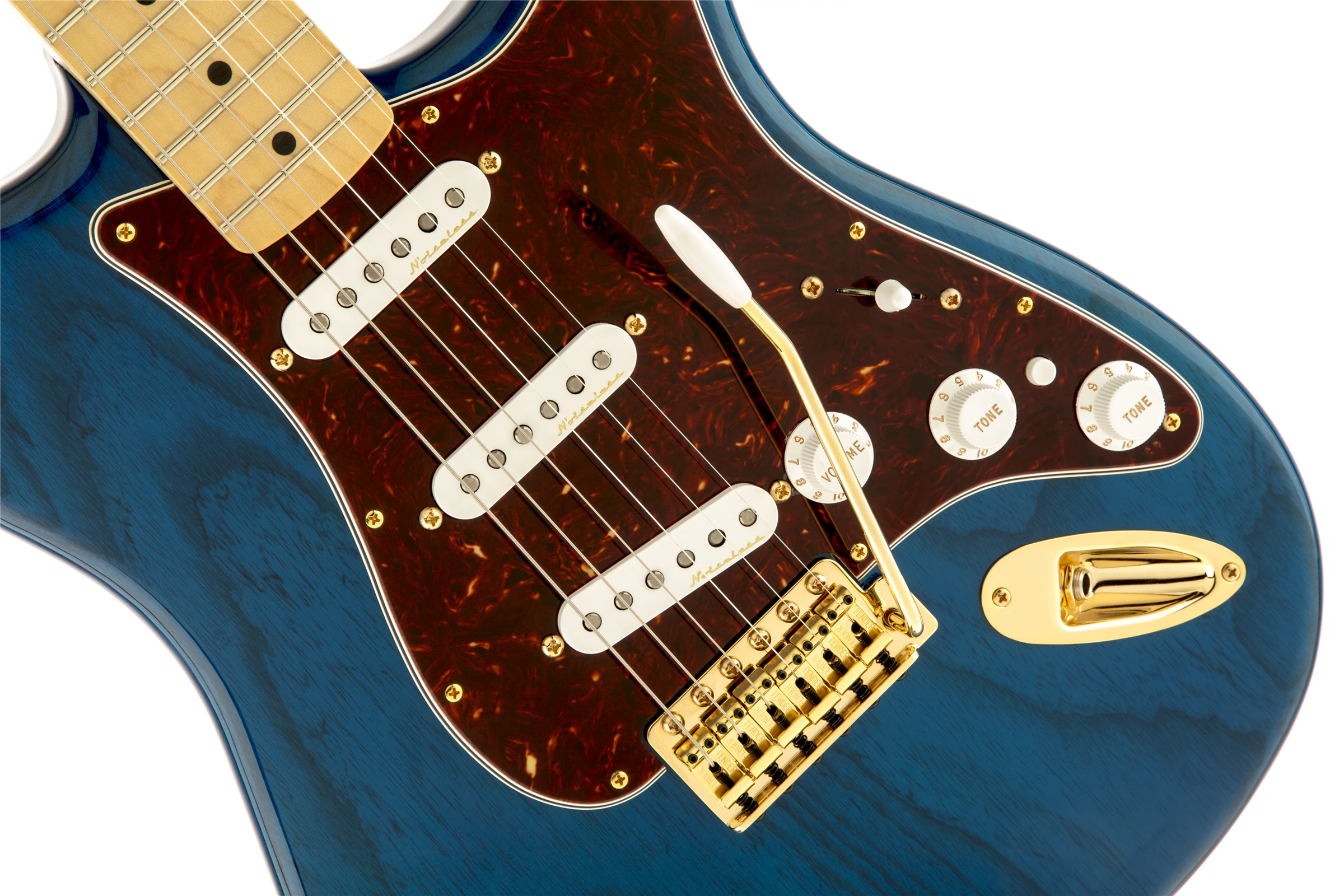 Fender® Deluxe Players Strat®, Maple Fingerboard, Saphire Blue Transparent