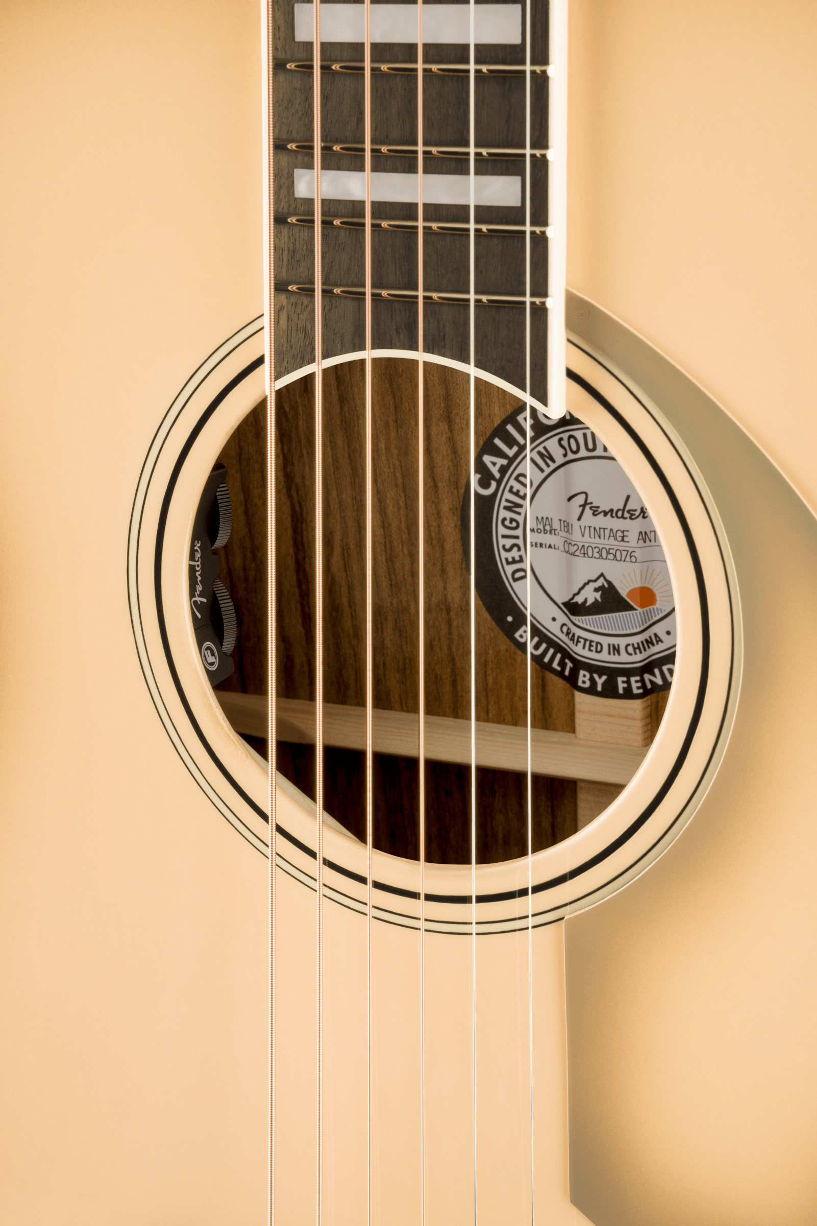Fender® Limited Edition California Vintage King with Case, Antigua Pickguard, Antigua